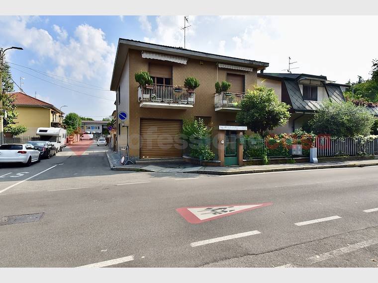Villa bifamiliare in vendita a Limbiate, Via Turati , 62 - Limbiate, MB
