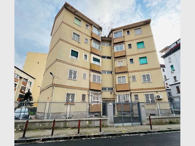 Appartamento in vendita a Napoli, Via Luigi Mercantini - Napoli, NA