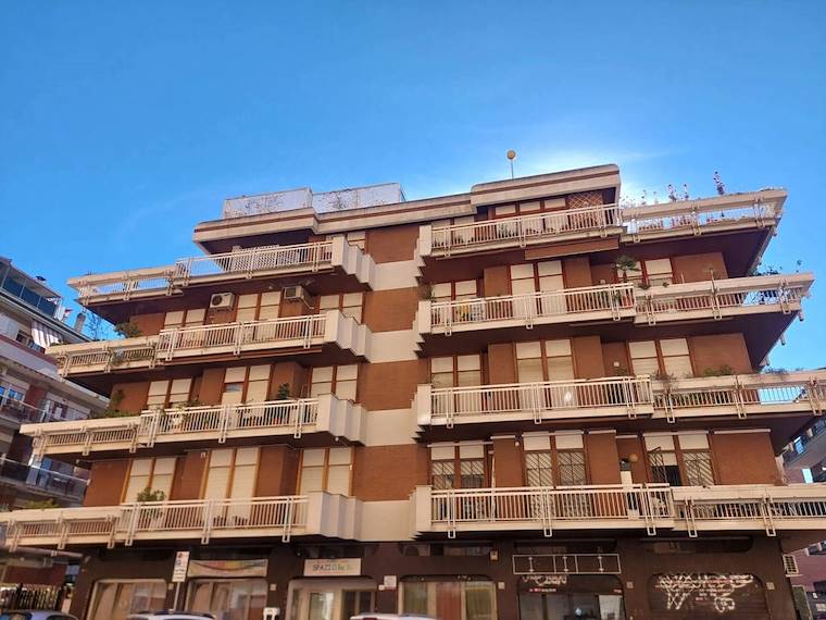 Appartamento in vendita a Roma, Via Aversa - Roma, RM