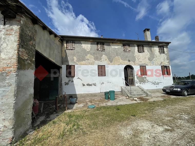 Casa Indipendente in vendita a Legnago, P.tta G. Carducci, 1 - Legnago, VR