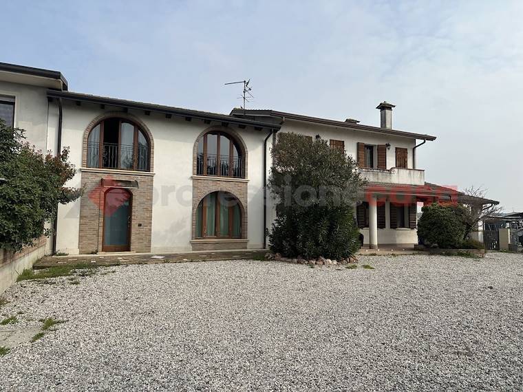 Casa Indipendente in vendita a Legnago, Via Giacomo Matteotti , 32 - Legnago, VR