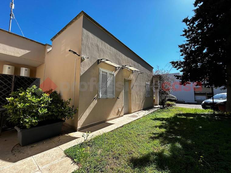 Villa in vendita a Brindisi, S.S. PER TARANTO, 46 - Brindisi, BR