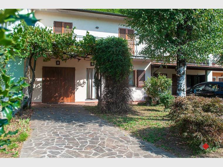 Villa a schiera in vendita a Castelnuovo di Garfagnana, via pasquigliora , 40 - Castelnuovo di Garfagnana, LU