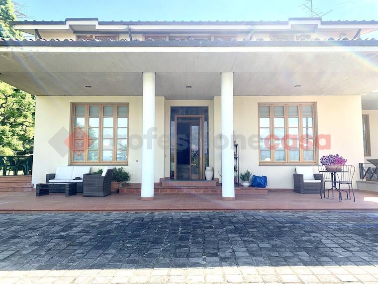 Villa bifamiliare in vendita a Bucine, Via del palazzetto , 30/a - Bucine, AR