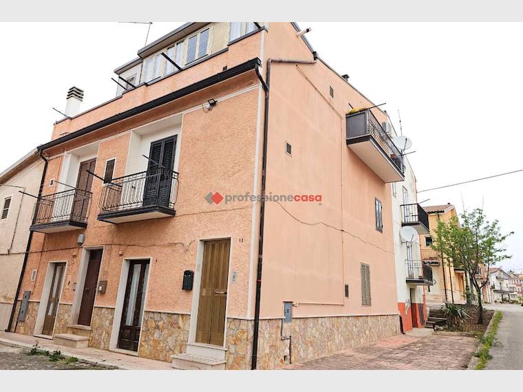 Casa Indipendente in vendita a Rignano Garganico, Via Petrarca, 7 - Rignano Garganico, FG