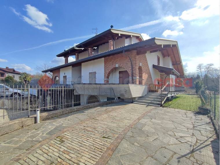 Villa bifamiliare in vendita a Oleggio Castello, via monte pasubio - Oleggio Castello, NO