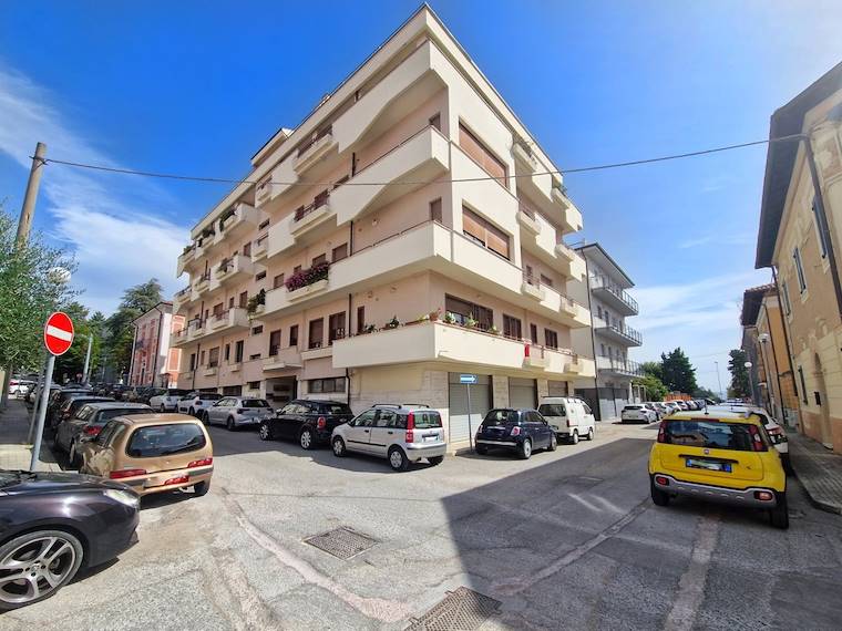 Appartamento in vendita a L'Aquila, Via Gabriele D'Annunzio, 8 - L'Aquila, AQ