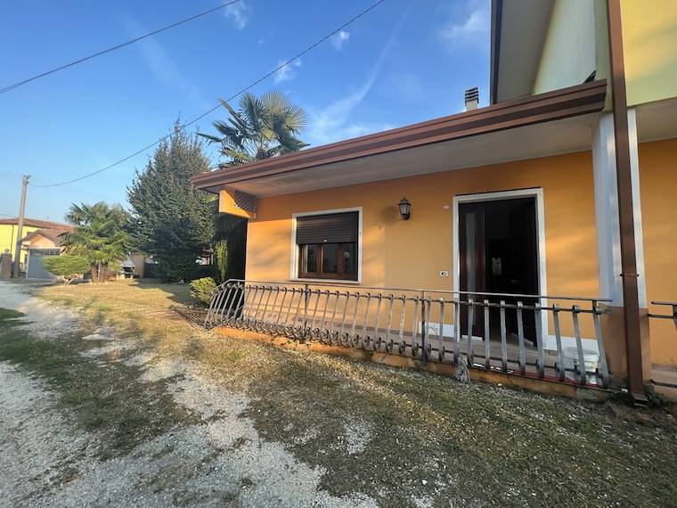 Villa bifamiliare in vendita a Solesino, Solesino, PD